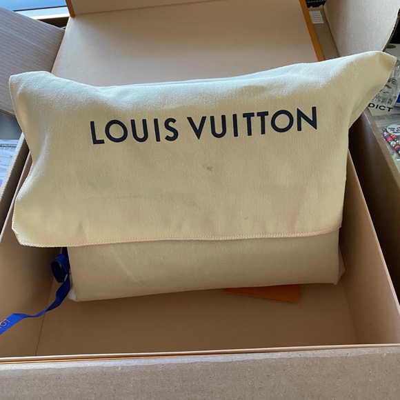 ❌SOLD❌LOUIS VUITTON COUSSIN BAG - Picture 4 of 5